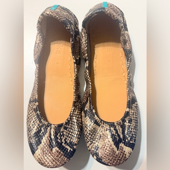 Tieks Copperhead Snake size 9. Like new condition!